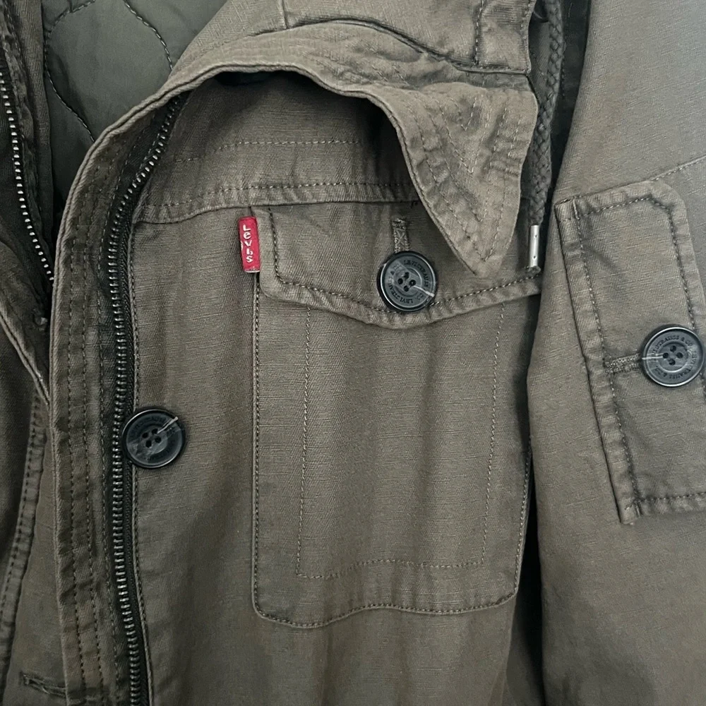 Levi's Women's Utility Jacket in Olive - Picture 8 of 9